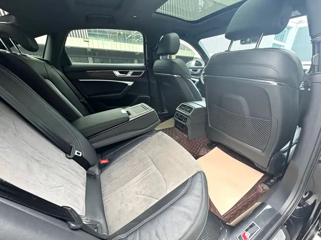 Audi A6L — миниатюра 10