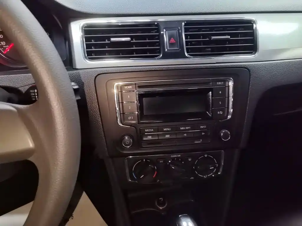 Volkswagen Santana — миниатюра 13