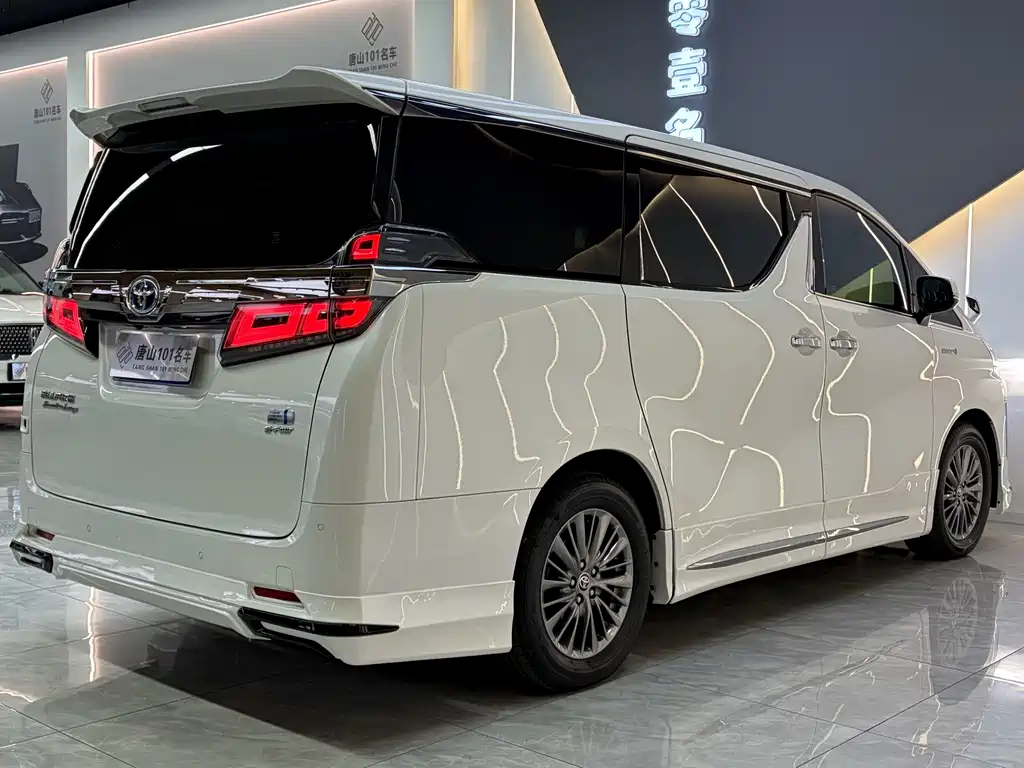 Toyota Vellfire — миниатюра 8