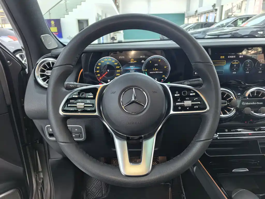 Mercedes-Benz GLB — миниатюра 8