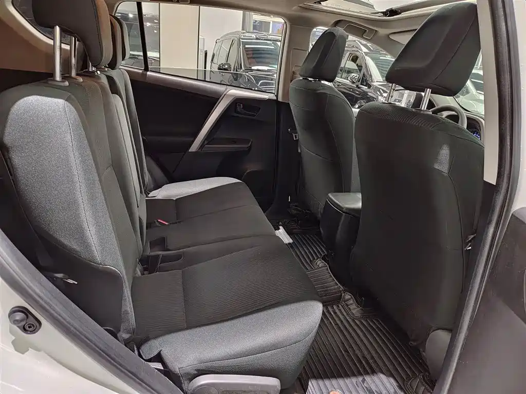 TOYOTA RAV4 RONGFANG