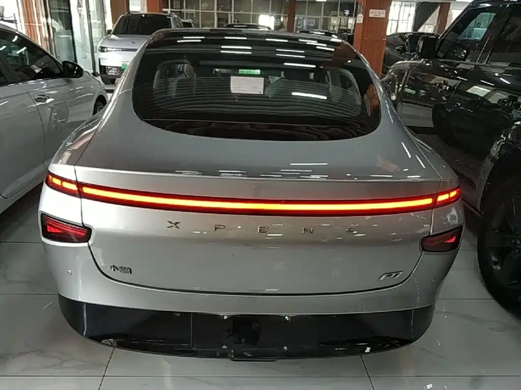 XPeng P7 — миниатюра 6