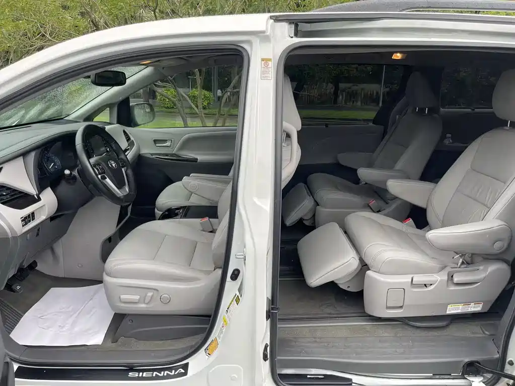 Toyota Sienna 2018 3.5L