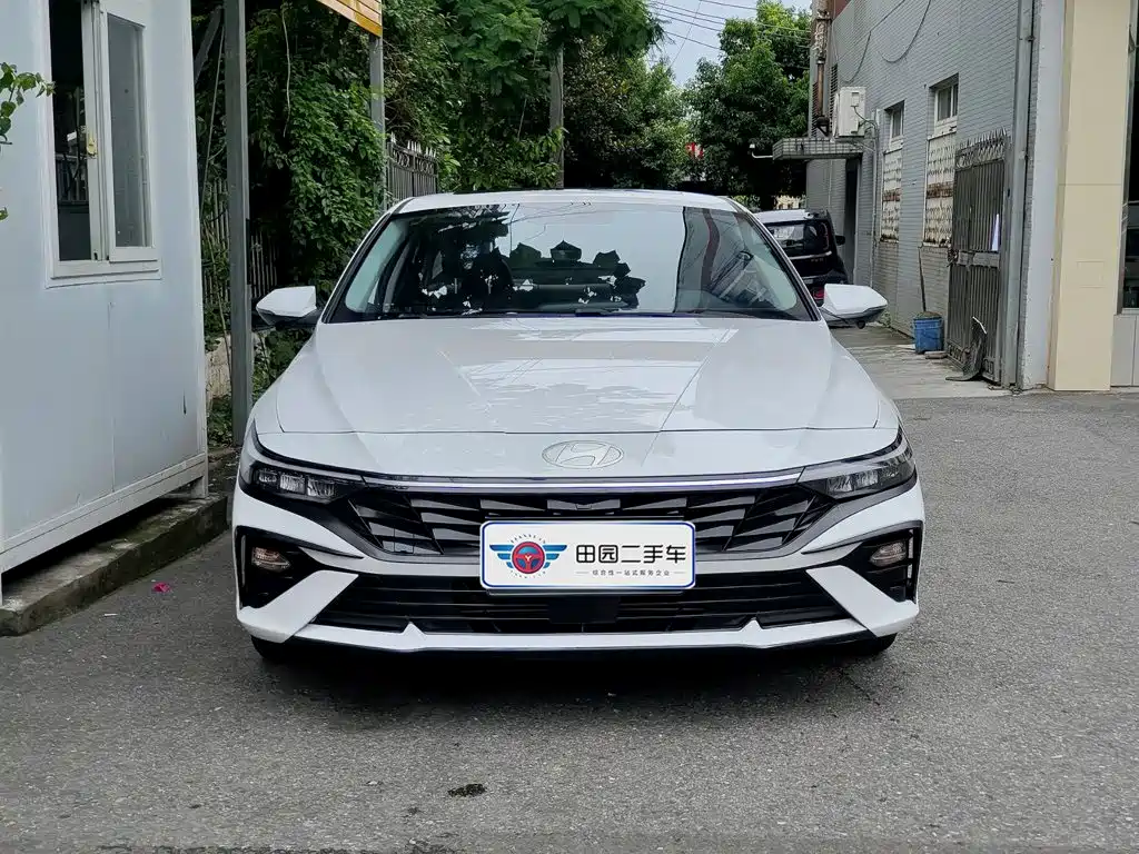 Hyundai Elantra — миниатюра 2