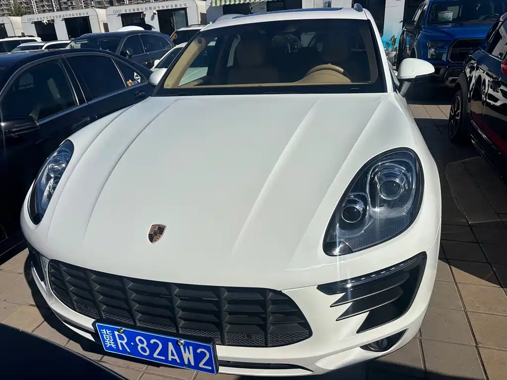 Porsche Macan — миниатюра 2