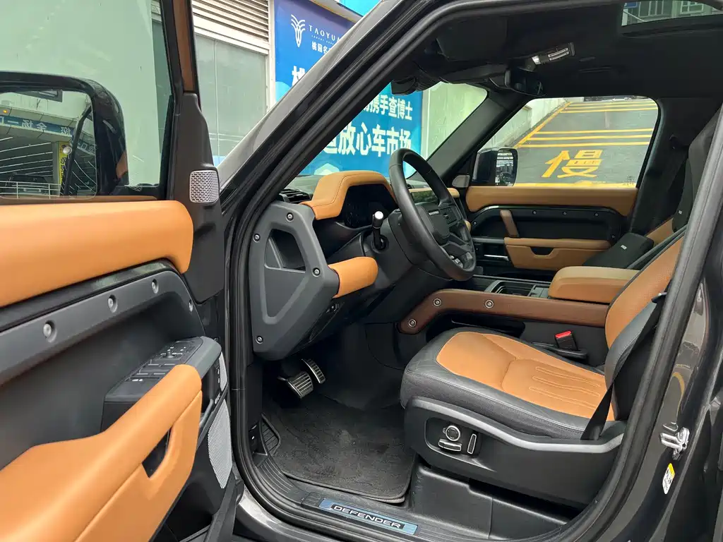 Land Rover Defender — миниатюра 3