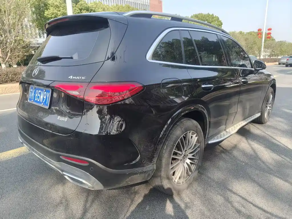 MERCEDES-BENZ GLC