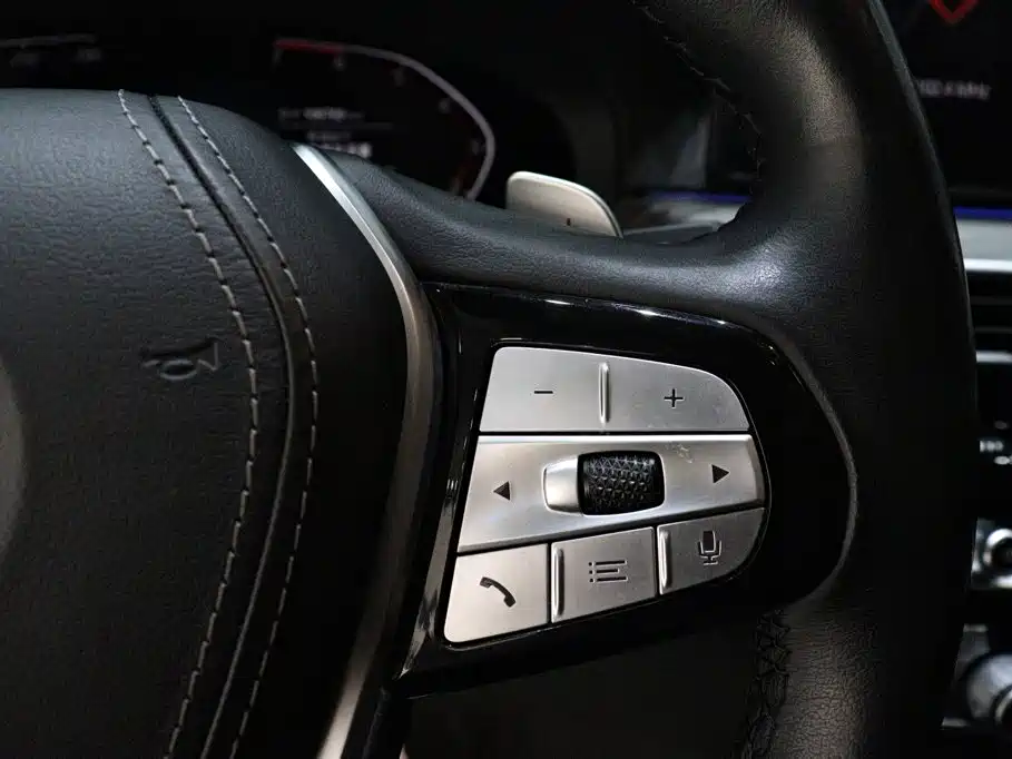 BMW 5 Series — миниатюра 15