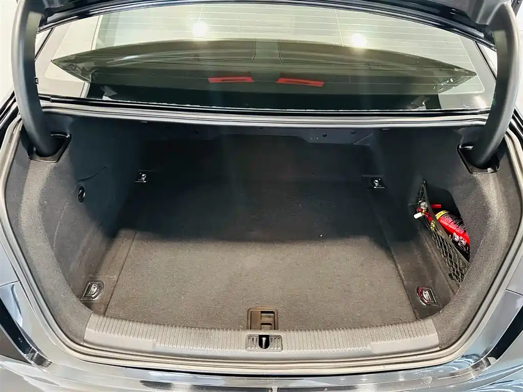 Audi A6L 2012 30 FSI Luxury