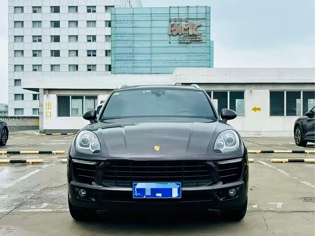 Porsche Macan — миниатюра 3