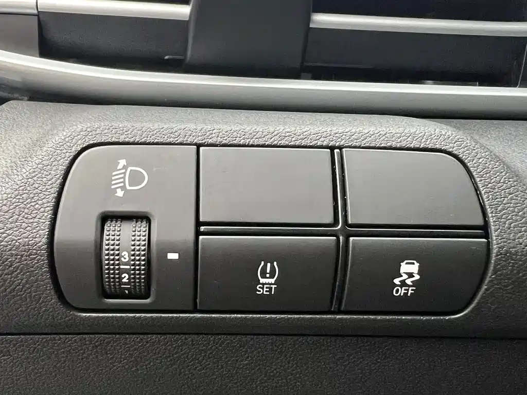 Hyundai Elantra — миниатюра 14