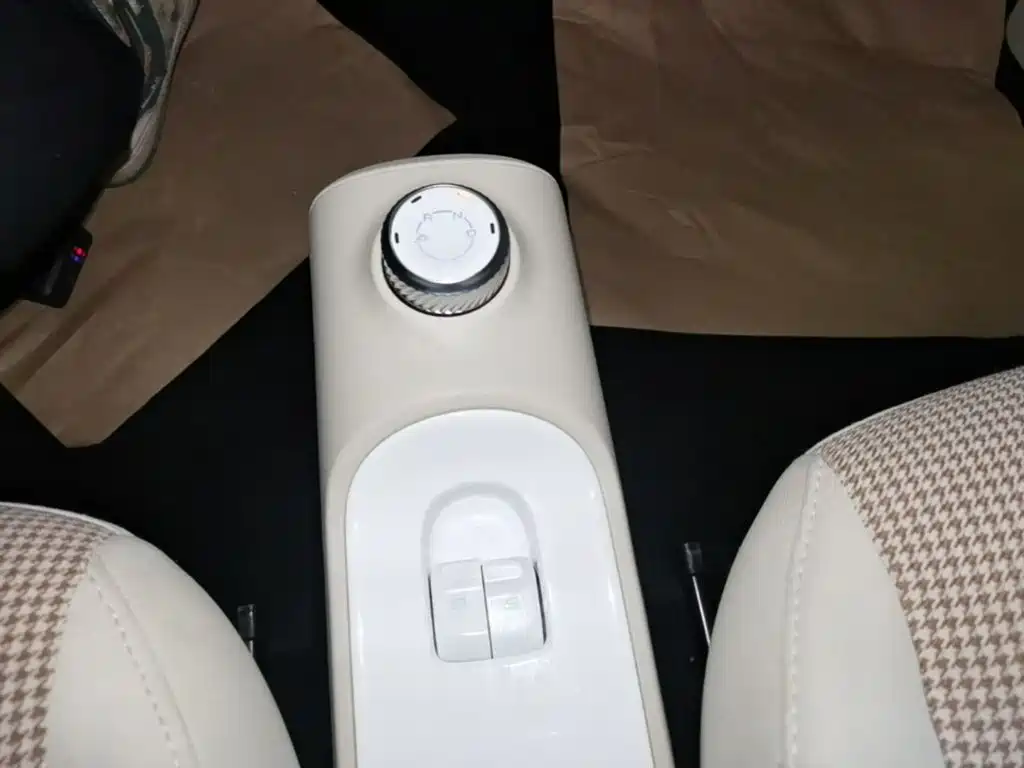 Wuling MINIEV — миниатюра 14
