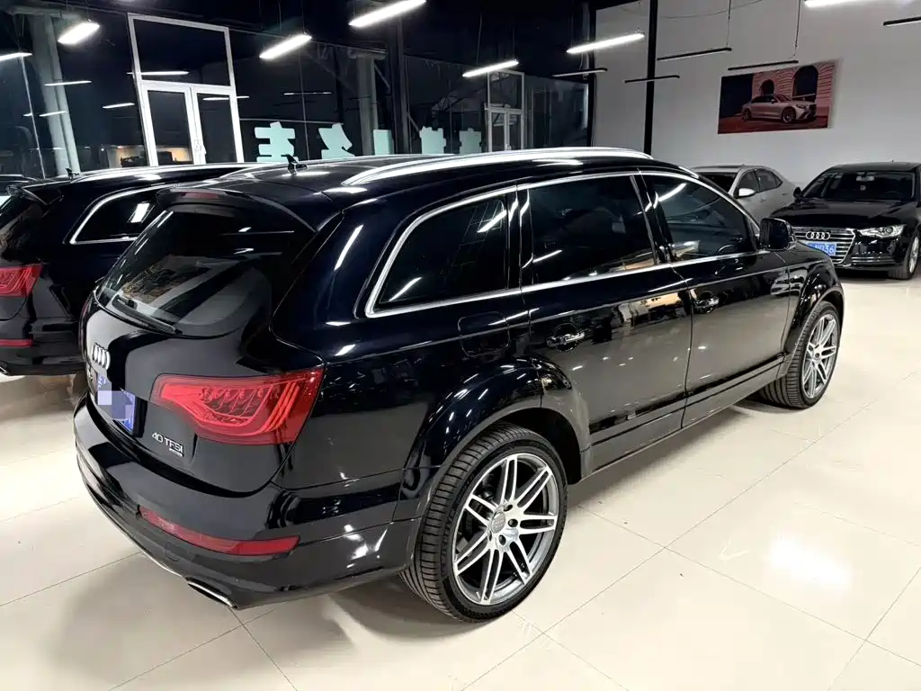 Audi Q7 — миниатюра 5
