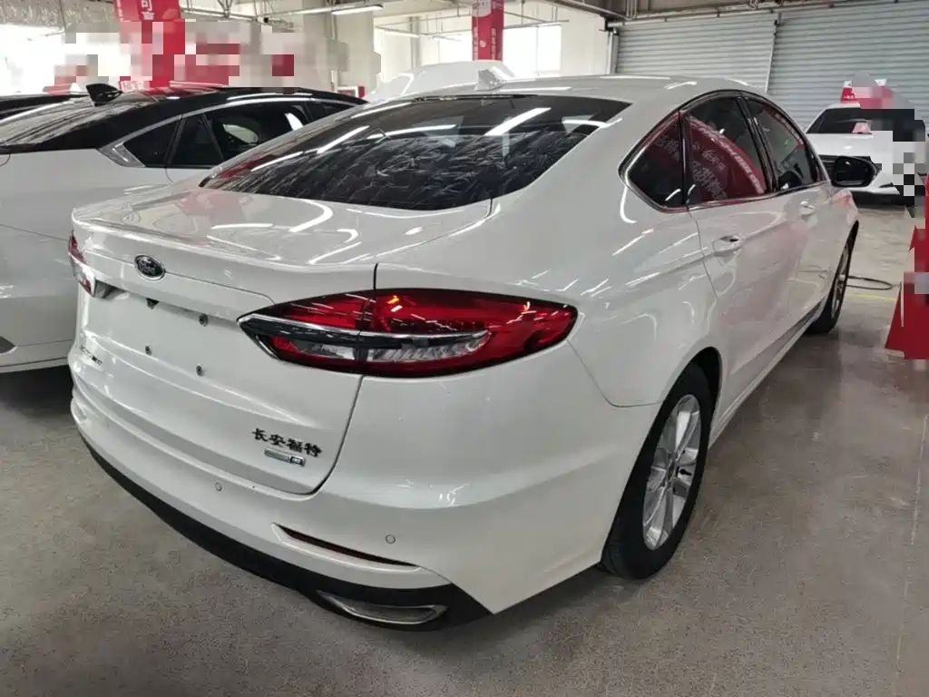 Ford Mondeo — миниатюра 7