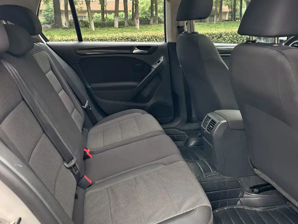 Volkswagen Golf — миниатюра 4