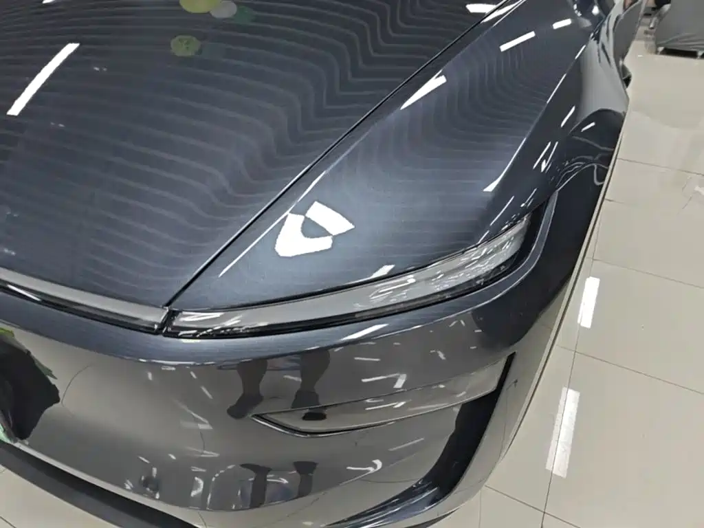 Tesla Model Y — миниатюра 24