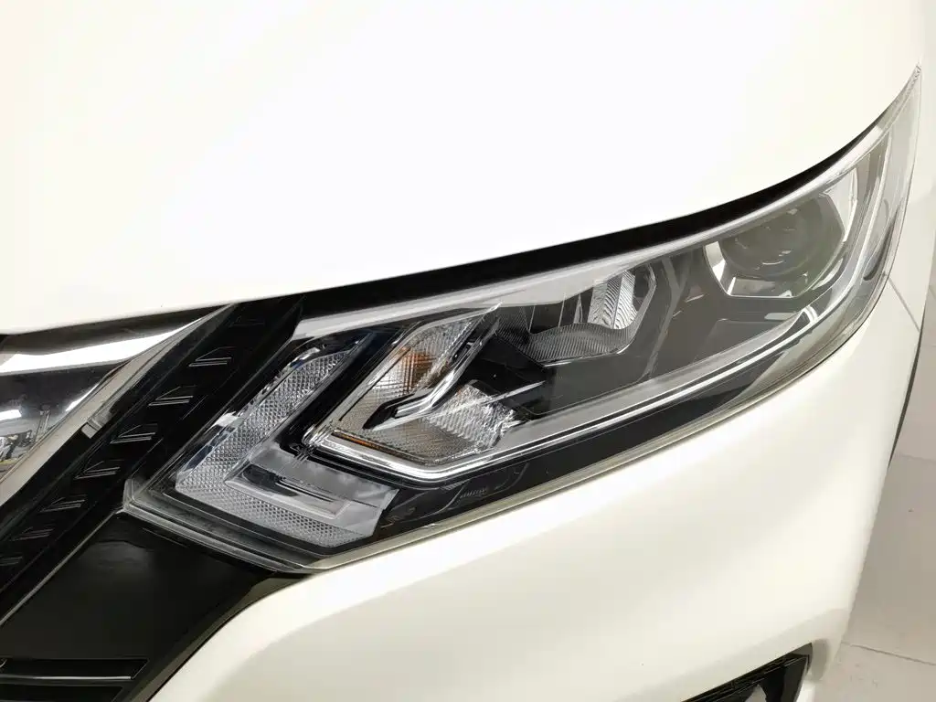 Nissan Qashqai — миниатюра 7