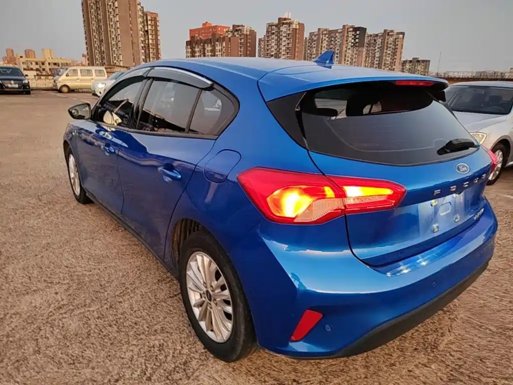 Ford Focus — миниатюра 5