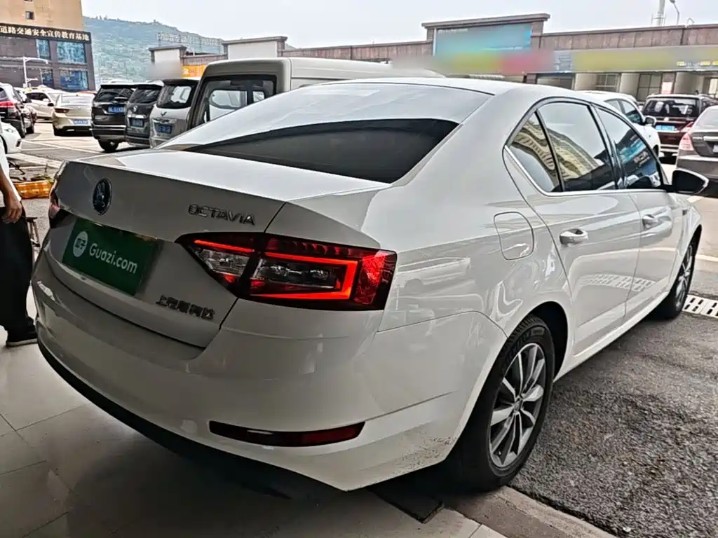 Skoda Octavia — миниатюра 7