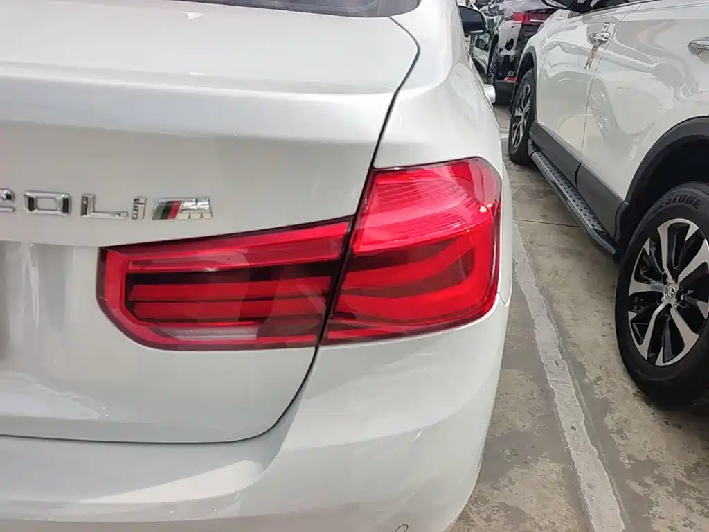 BMW 3 Series — миниатюра 8