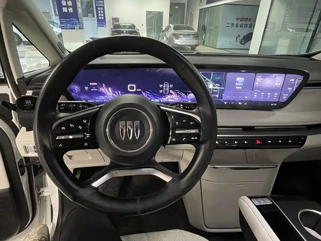 Buick GL8 Hybrid — миниатюра 4