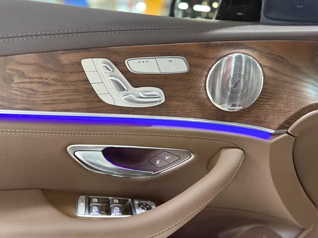 MERCEDES-BENZ E CLASS