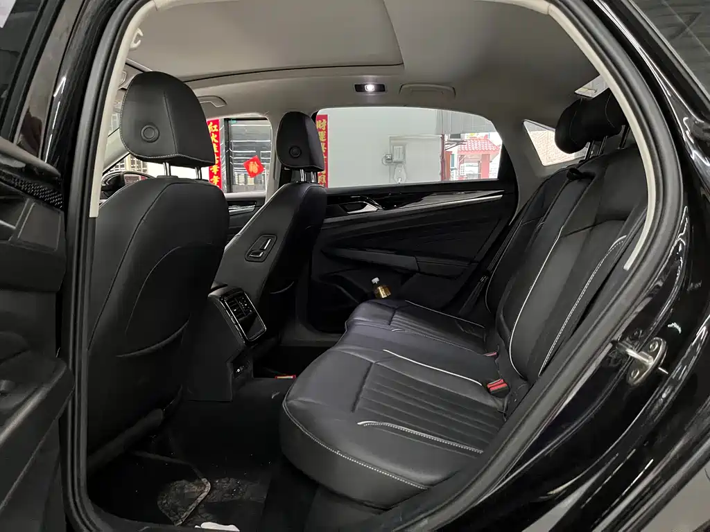 Volkswagen Passat — миниатюра 12