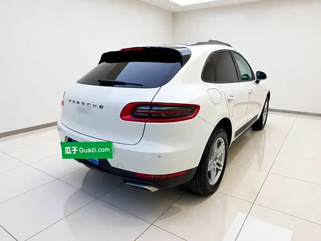 Porsche Macan — миниатюра 4