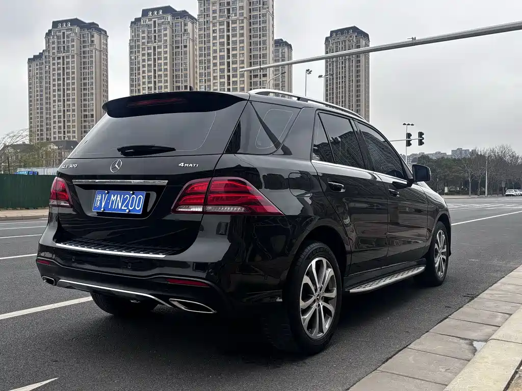 MERCEDES-BENZ GLE