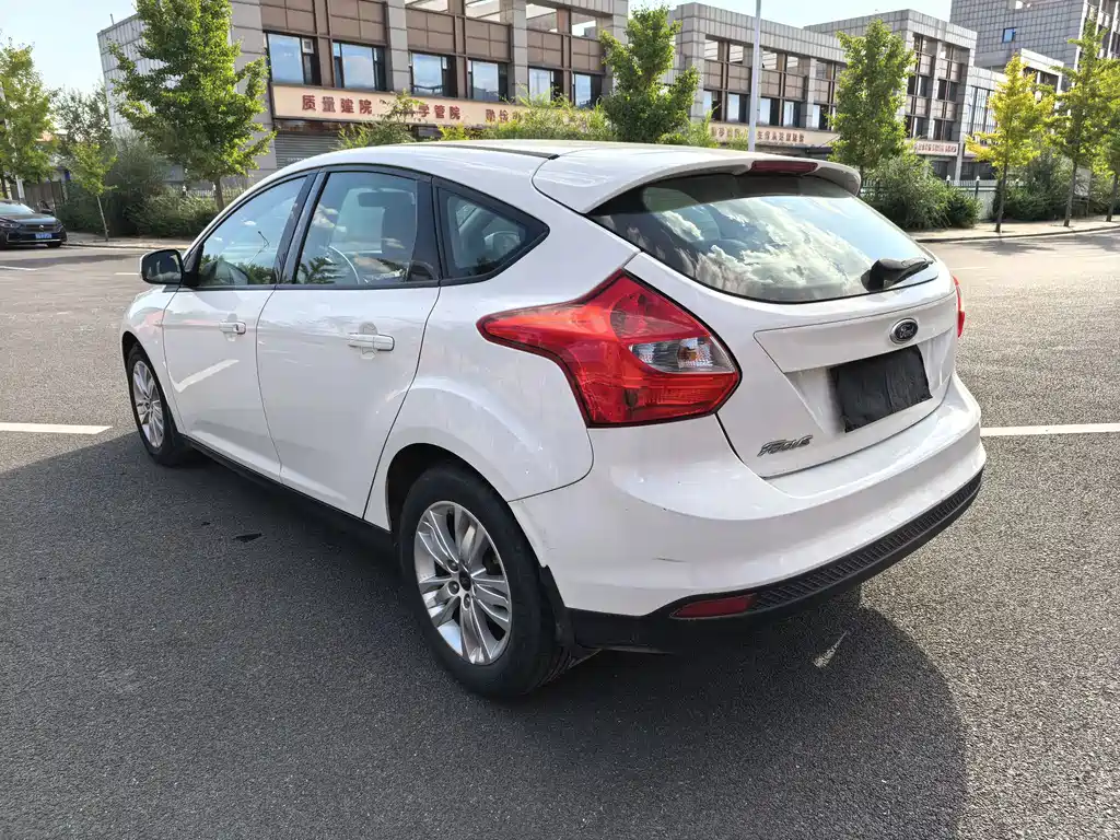 Ford Focus — миниатюра 7