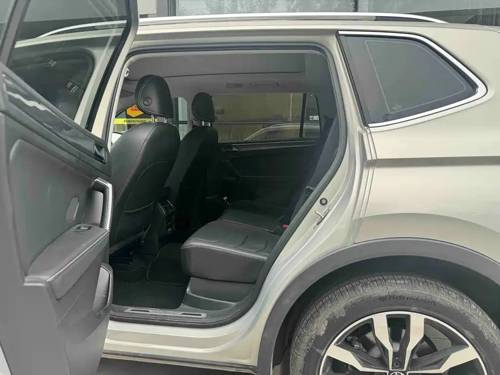 Volkswagen Tiguan L — миниатюра 4