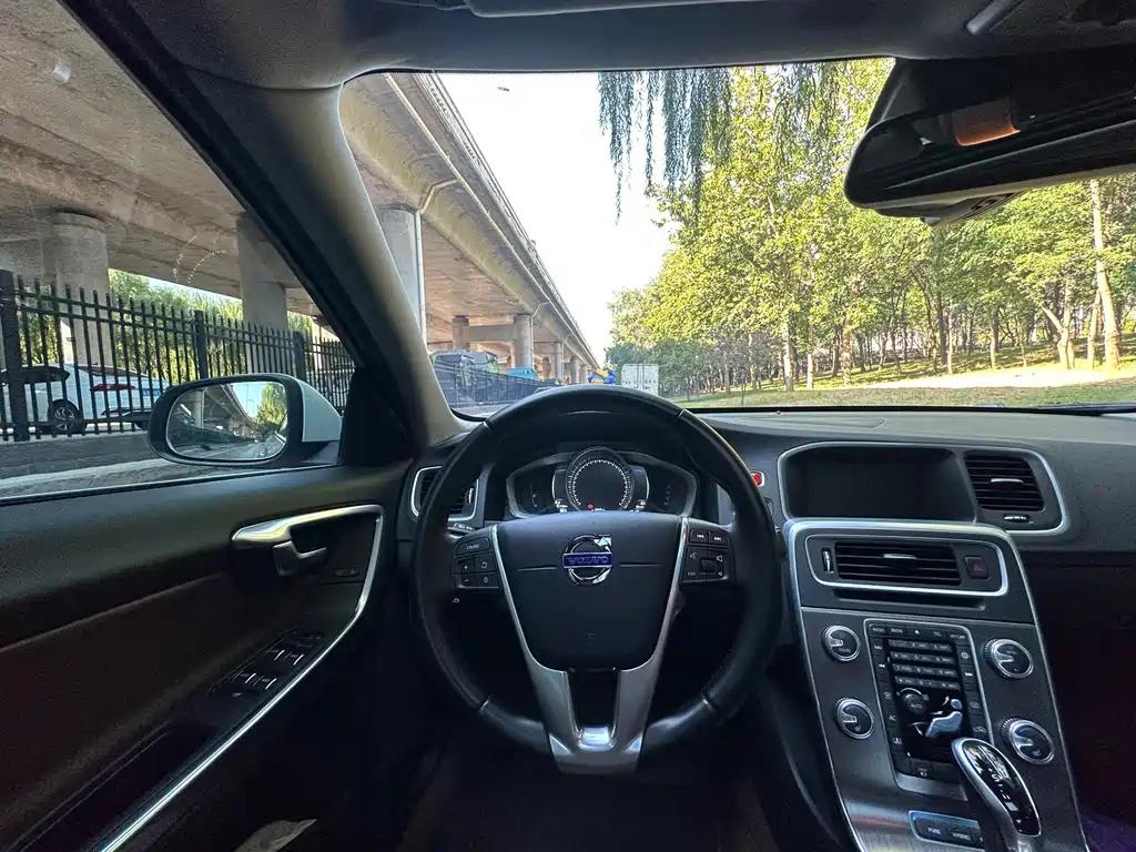Volvo S60 PHEV — миниатюра 9