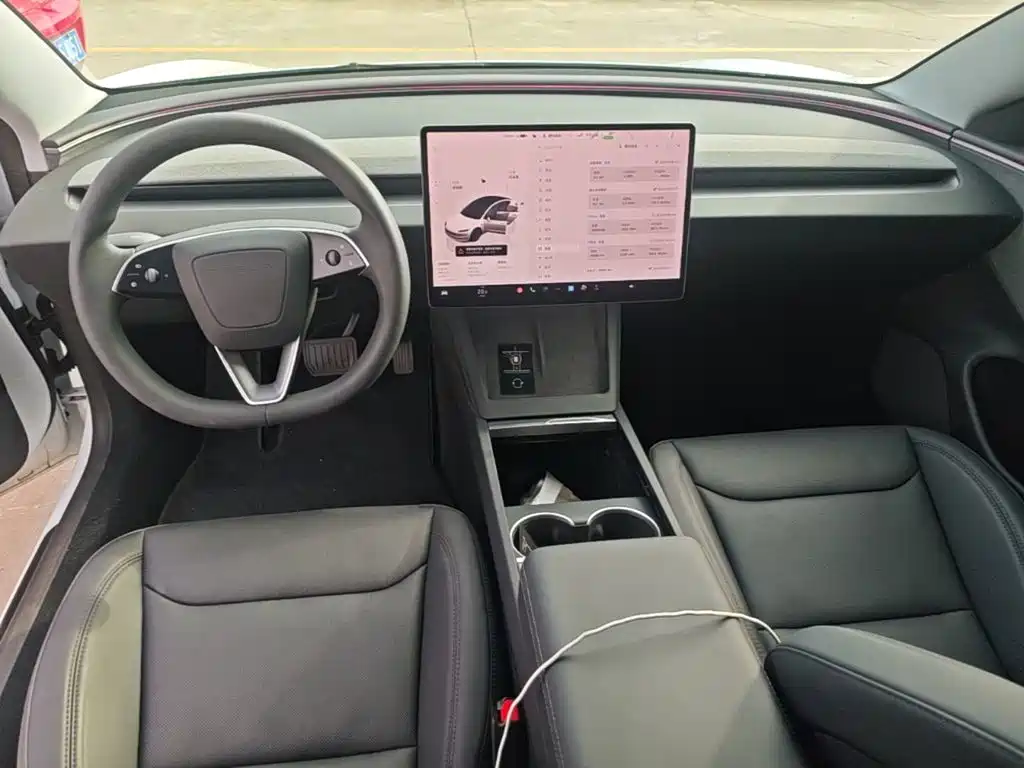 Tesla Model 3 — миниатюра 10
