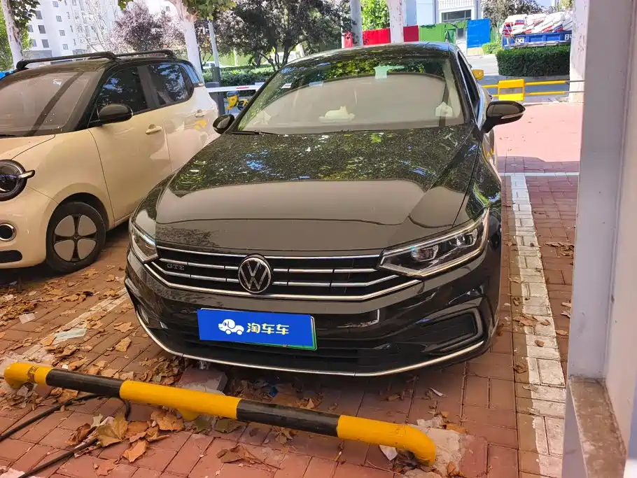 Volkswagen Magotan PHEV — миниатюра 2