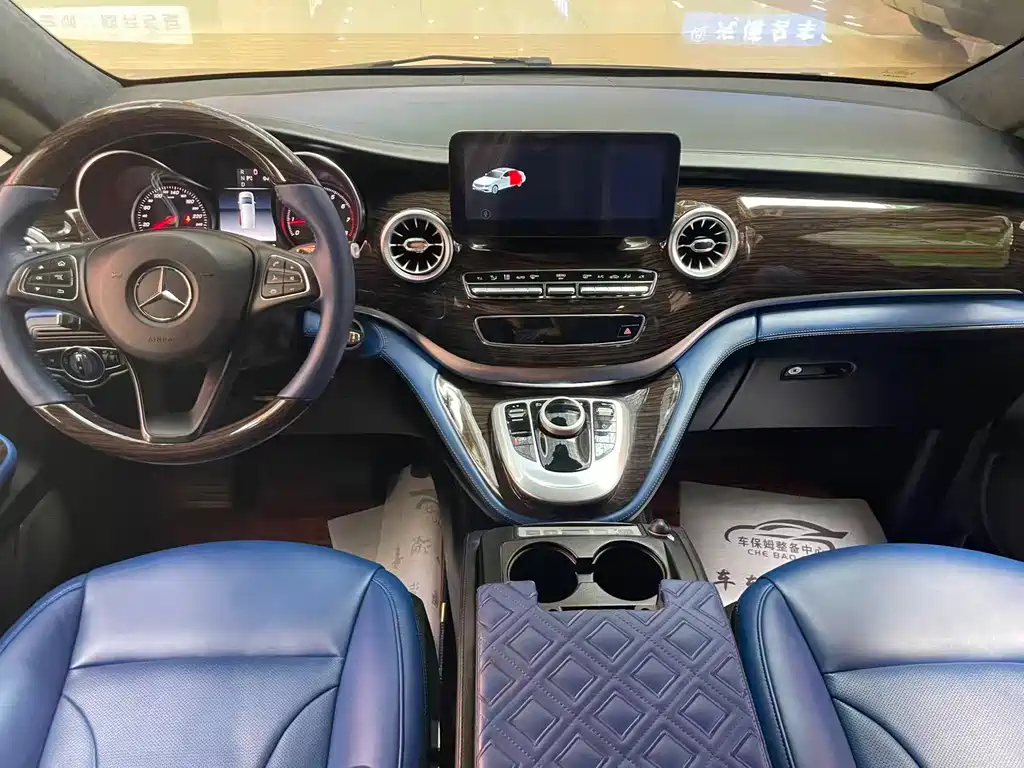 Mercedes-Benz V-Class (Import) — миниатюра 10