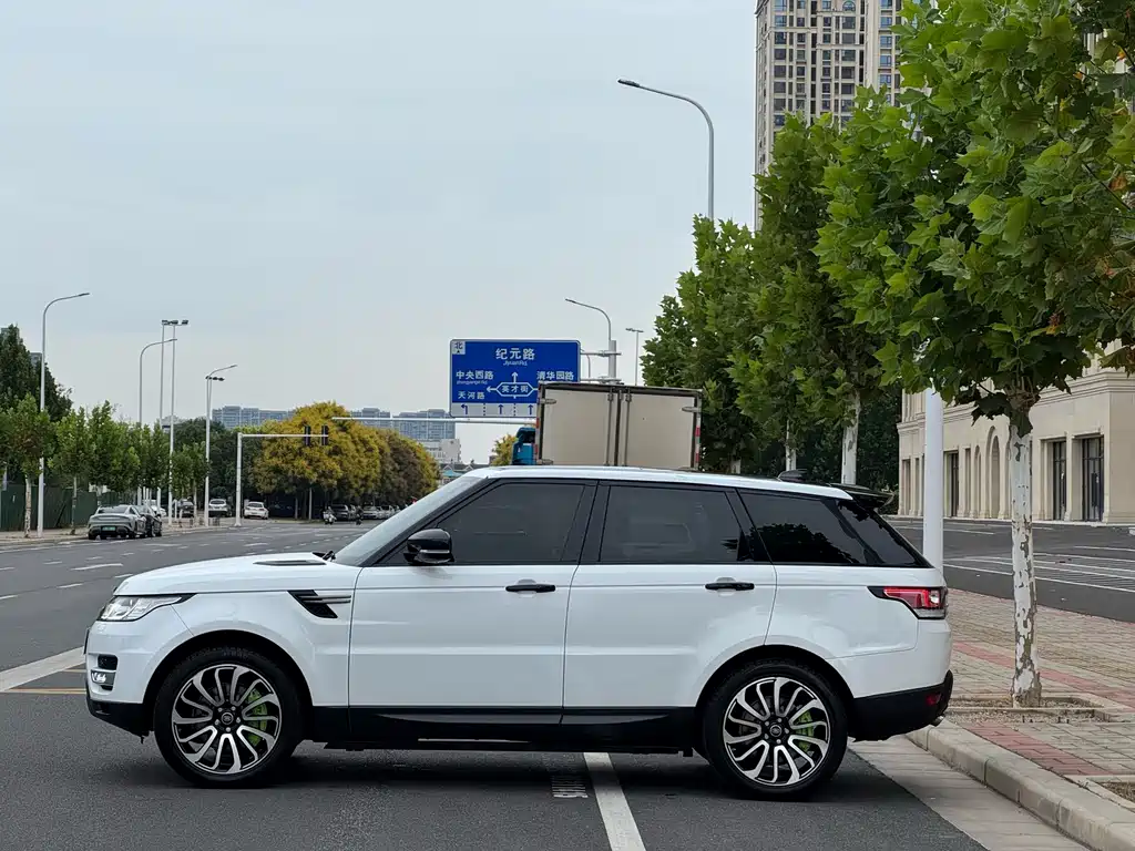 Land Rover Sport — миниатюра 3