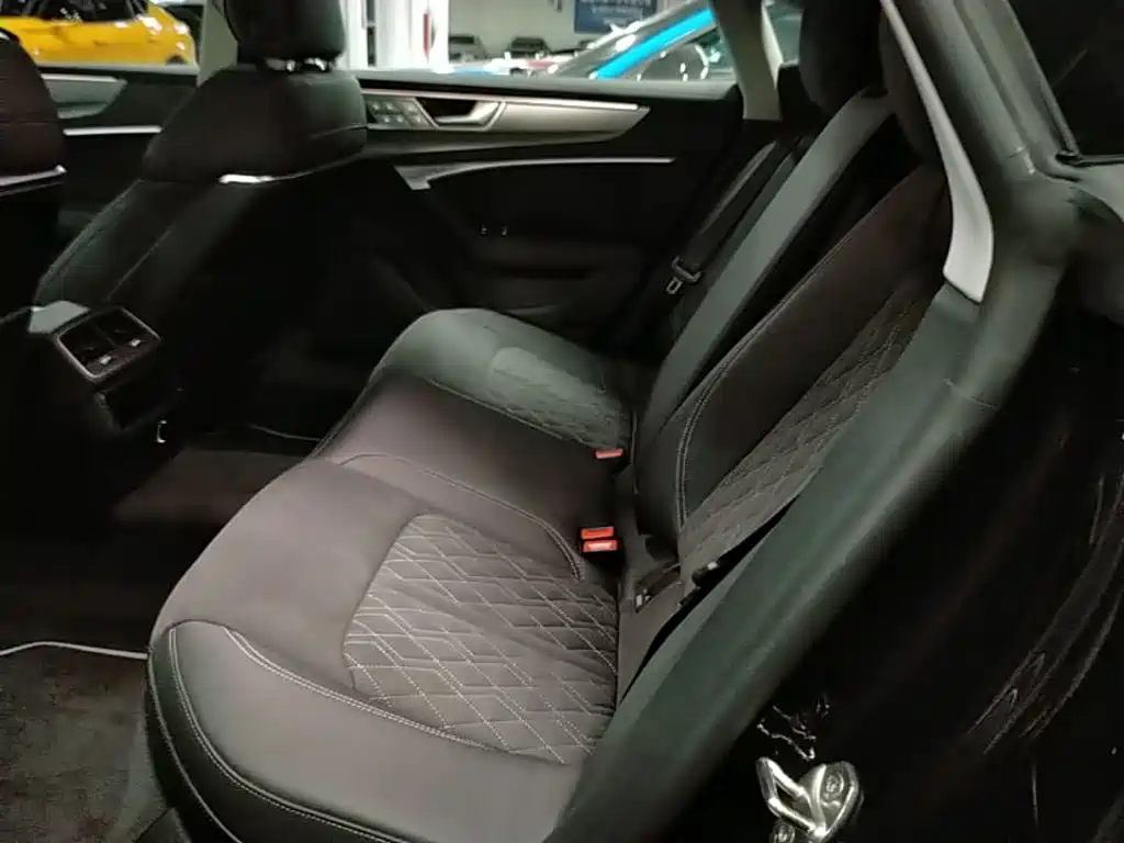 Audi A7L — миниатюра 17