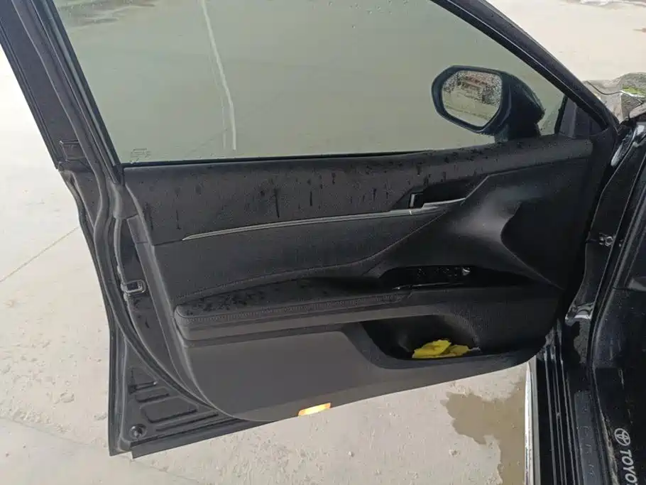 Toyota Camry — миниатюра 7