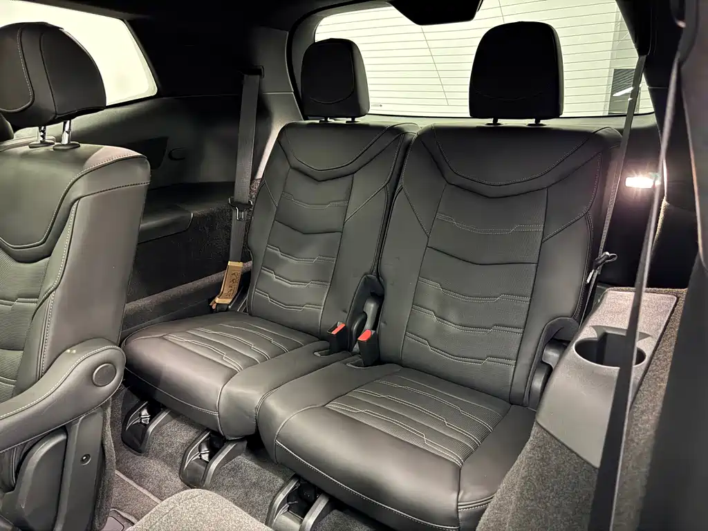 Cadillac XT6 — миниатюра 13