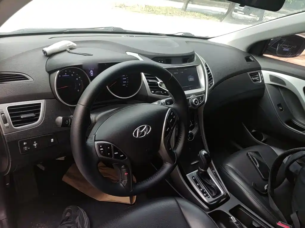Hyundai Elantra Langdong — миниатюра 10