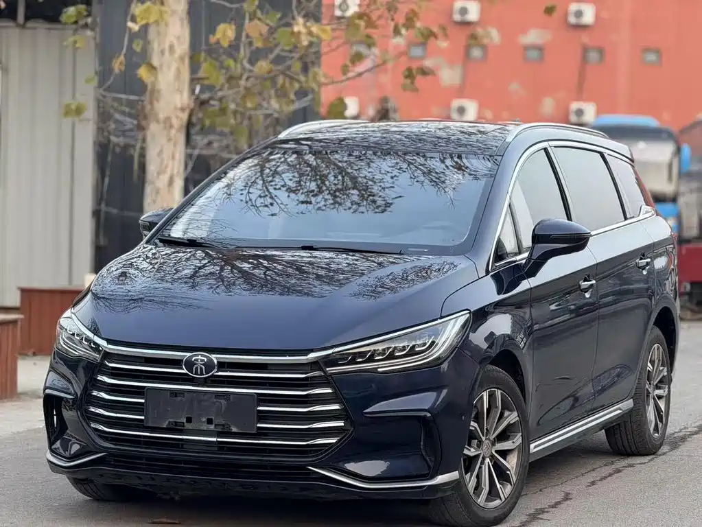 BYD MAX