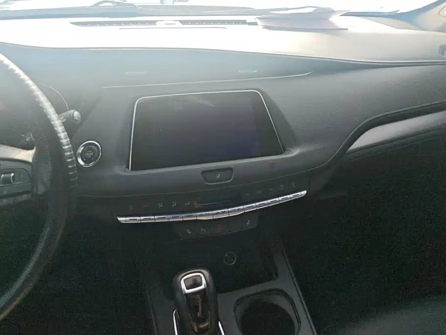 Cadillac XT4 — миниатюра 13