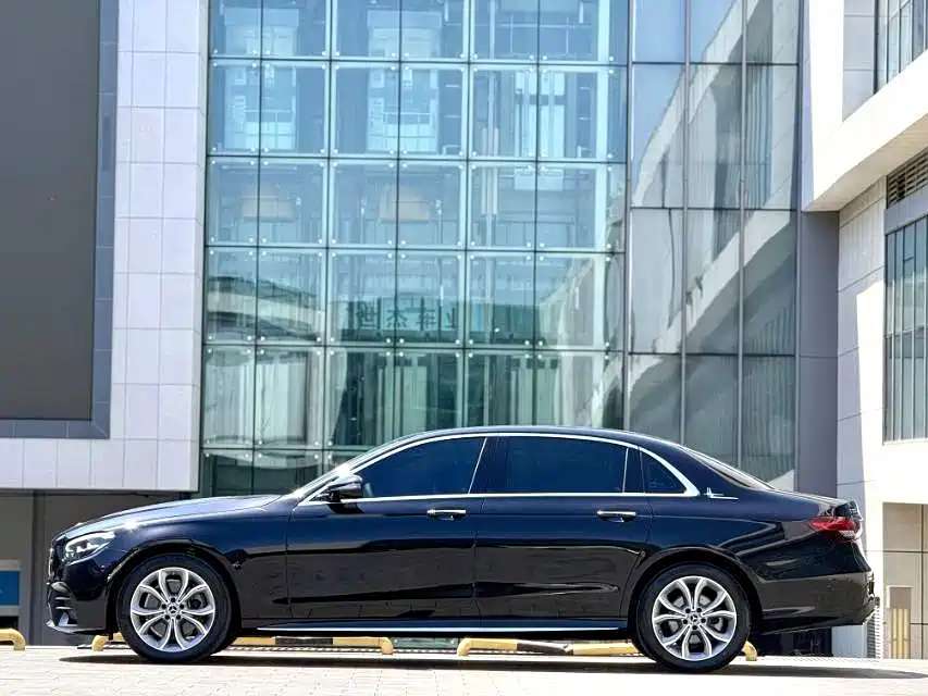 Mercedes-Benz E-Class — миниатюра 17