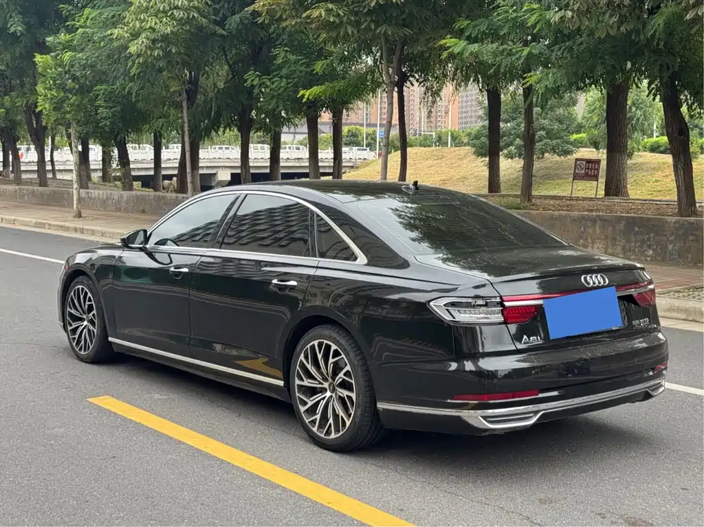 Audi A8 — миниатюра 9