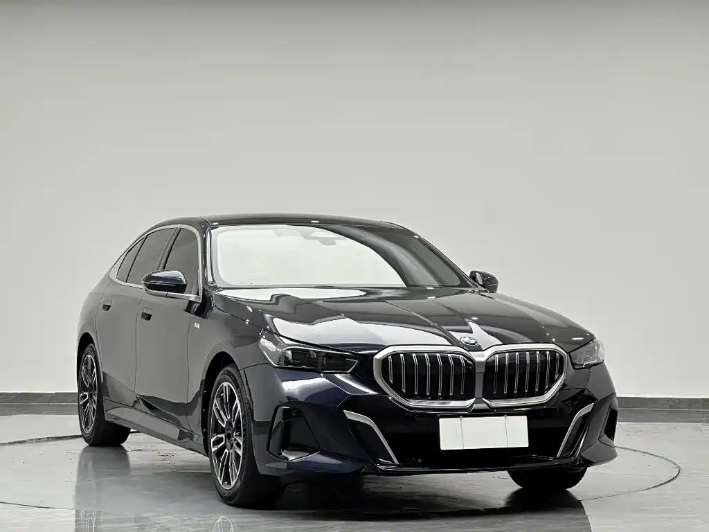 BMW 5 Series 530Li Leading M Sport Package