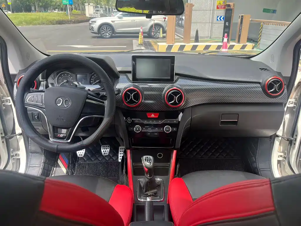 BAIC Senova X25 — миниатюра 8