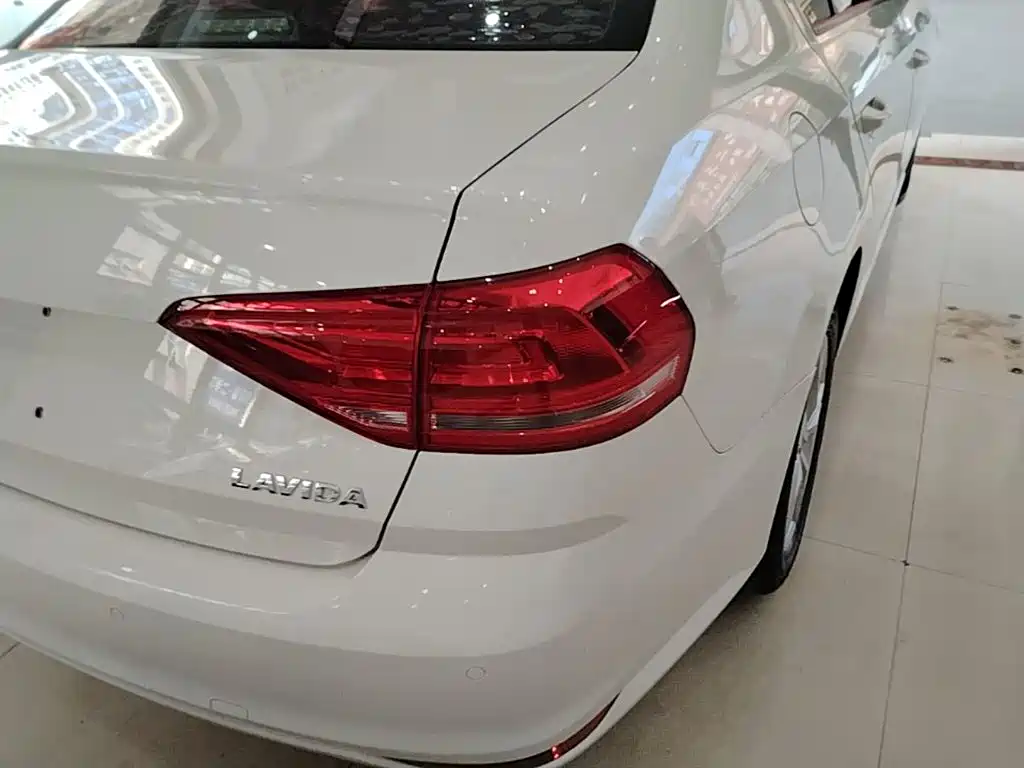 Volkswagen Lavida — миниатюра 8