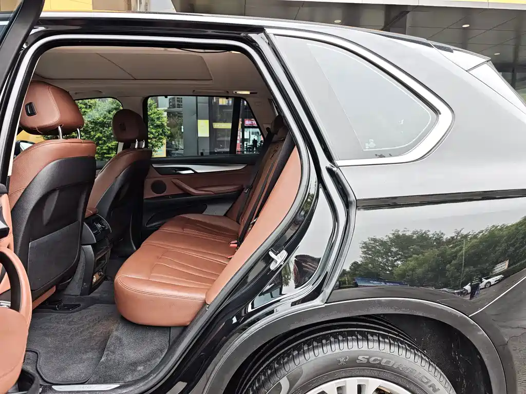 BMW X5 (Import) — миниатюра 9