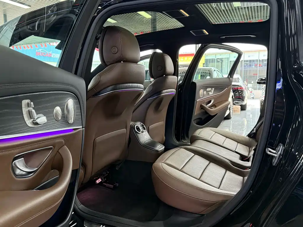 Mercedes-Benz E-Class — миниатюра 7
