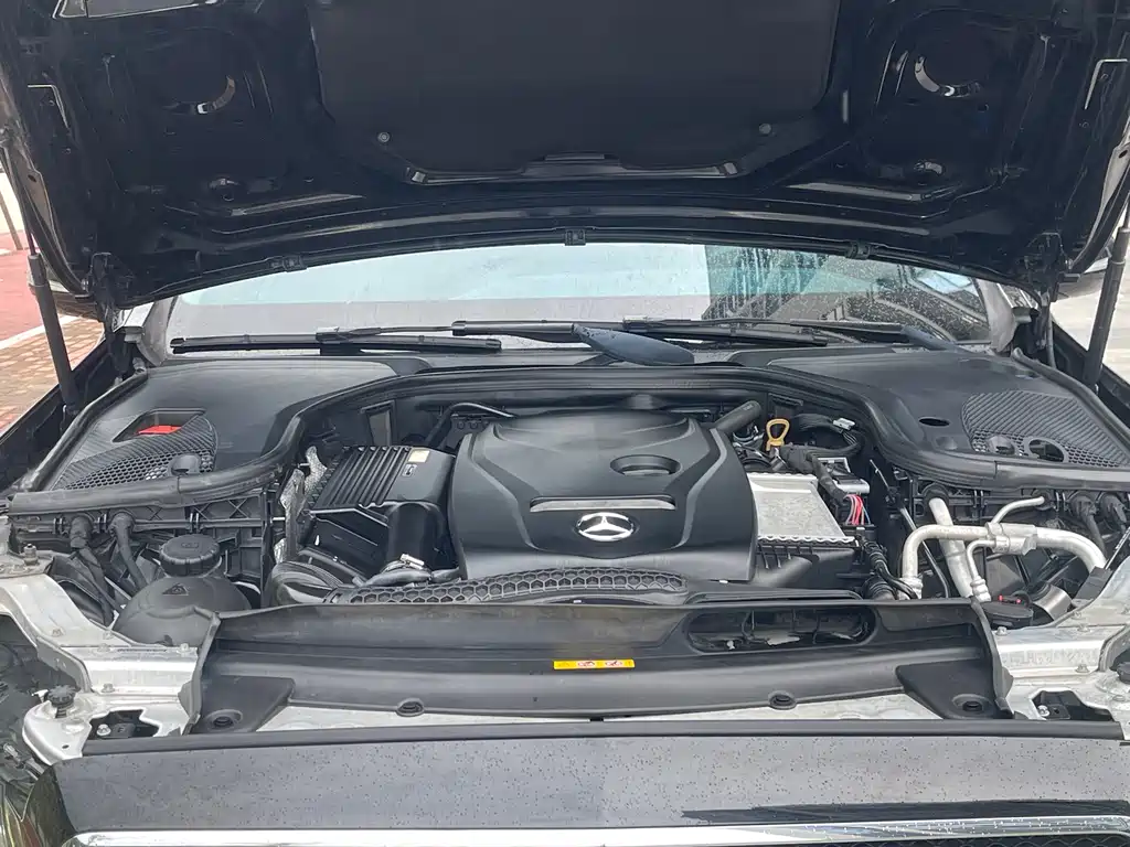 Mercedes-Benz E-Class — миниатюра 16